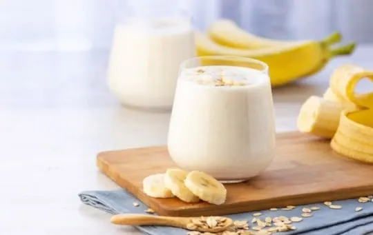 oats smoothie with peanut butter and banana