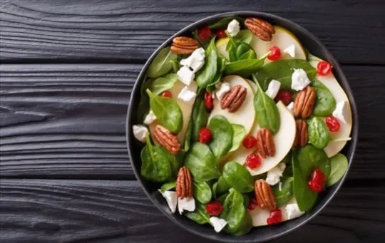 pear pecan and goat cheese salad