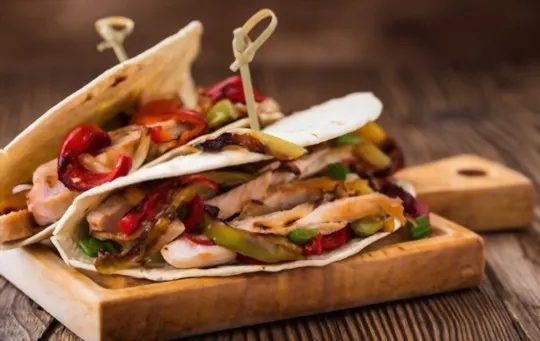 What to Serve with Chicken Fajitas? 7 BEST Side Dishes