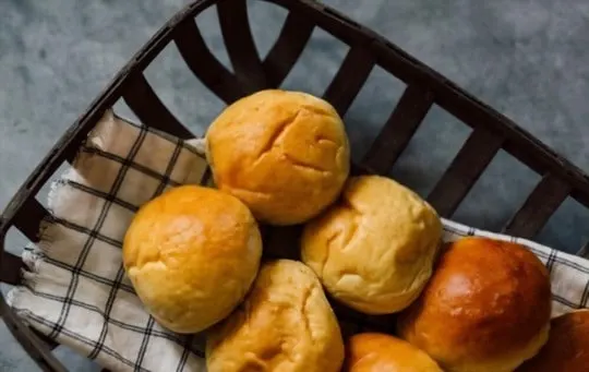 buttery and soft dinner rolls