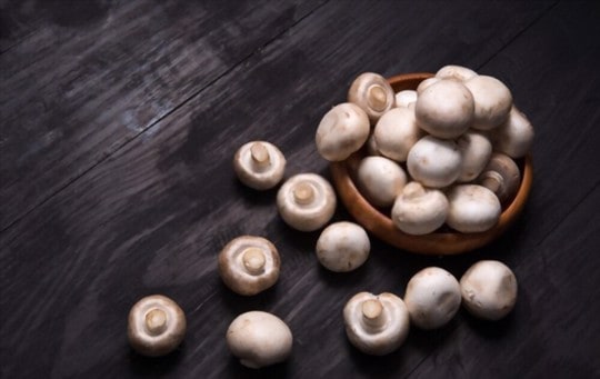 button mushrooms white or brown