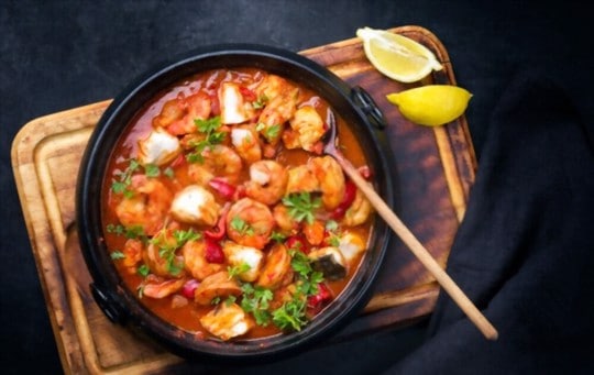 What to Serve with Cioppino? 7 BEST Side Dishes