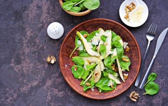 arugula and pears with parmesan cheese