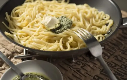 buttered noodles with herbs