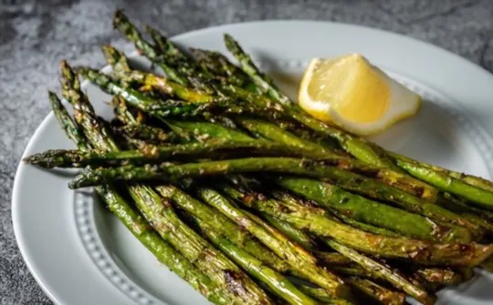 grilled asparagus with lemon
