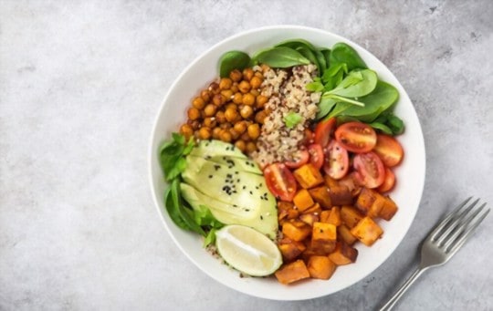 quinoa and chickpea salad