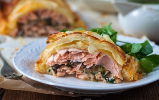 What to Serve with Salmon en Croute? 7 BEST Side Dishes