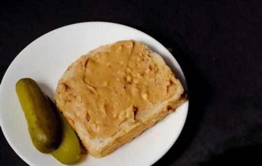 how to serve bread and butter pickles