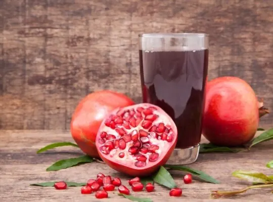 what does pomegranate juice taste like
