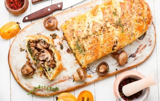 What to Serve with Mushroom Wellington? 7 BEST Side Dishes