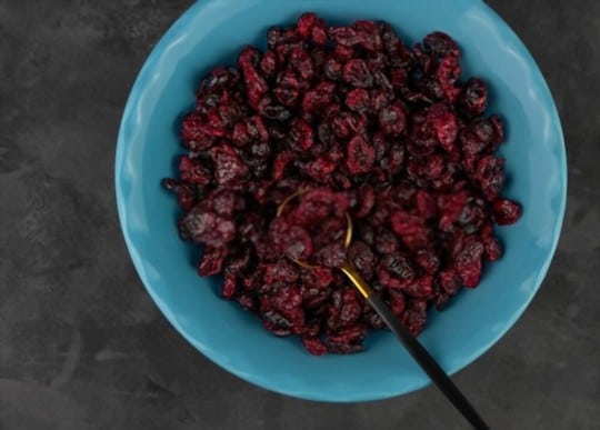 dried sweetened cranberries