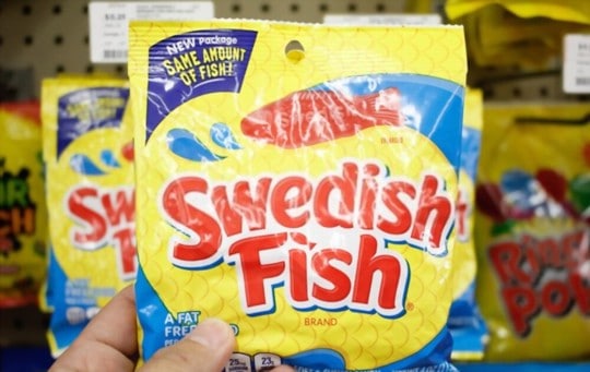what does swedish fish taste like