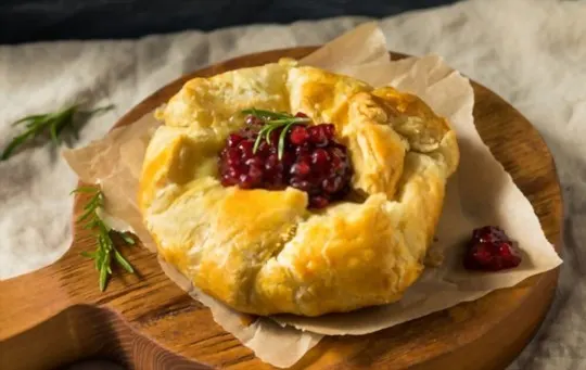 What to Serve with Baked Brie? 10 BEST Side Dishes