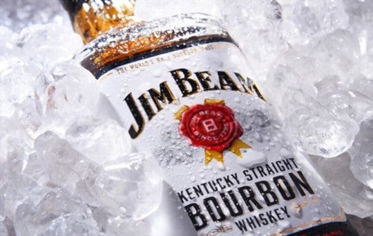 The 5 Best Substitutes for Jim Beam in Drinks and Recipes