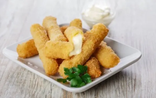 The 10 BEST Dipping Sauces for Mozzarella Sticks