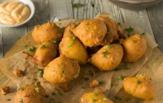 What Sauce Goes with Hush Puppies? 9 BEST Options