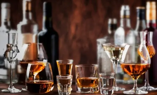 Cordial vs Liqueur: Which is a Better Option?