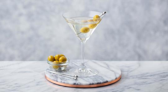 Dirty Martini vs Regular Martini: What's the Difference?