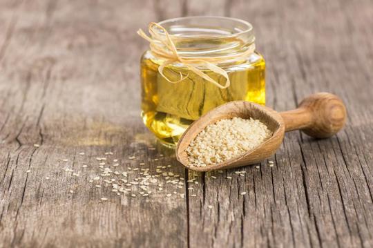 Peanut Oil vs Sesame Oil: What's the Difference?