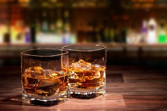 Jim Beam vs Knob Creek: A Whiskey Comparison