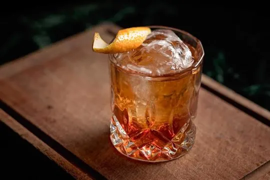 Old Fashioned vs Manhattan vs Sazerac: A Classic Cocktail Comparison