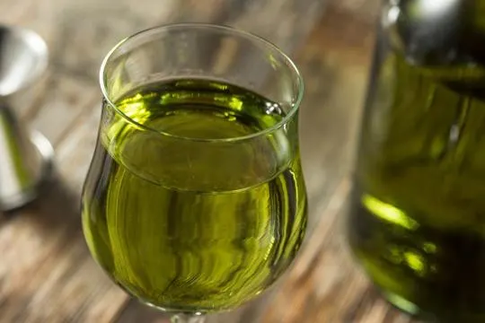 Chartreuse vs Absinthe: What's the Difference?