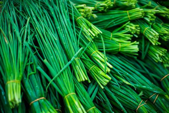 Chives vs Parsley: What's the Difference?